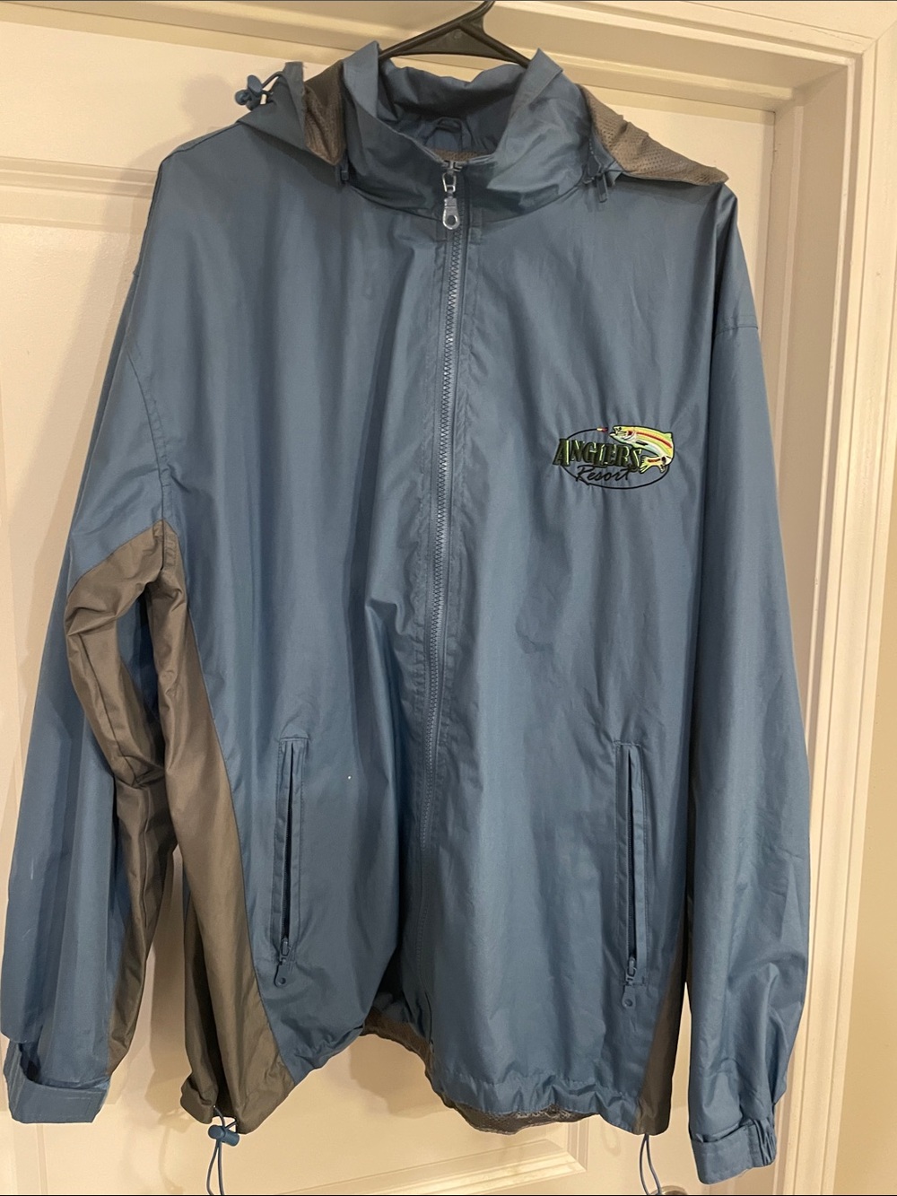VTG Men's Rain jacket Anglers Resort Arkansas w/ Hood Sz. Large.